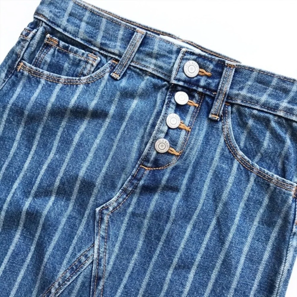 Old Navy NWT raw hem stripe denim skirt  S(6-7Y)